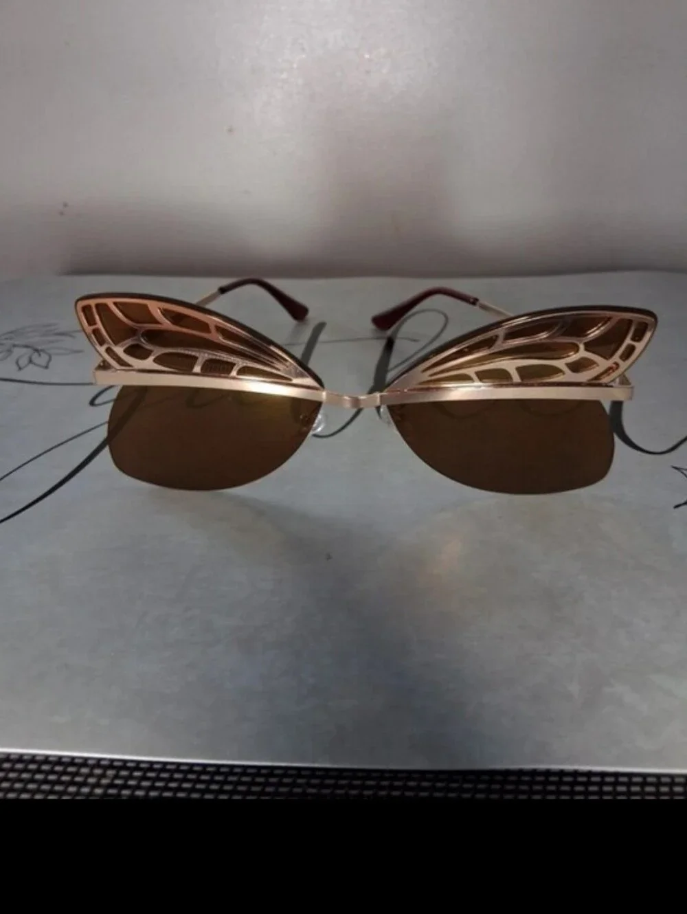 Stylish Rose Gold Butterfly Wing Women's Sunglasses - Brown Lenses
